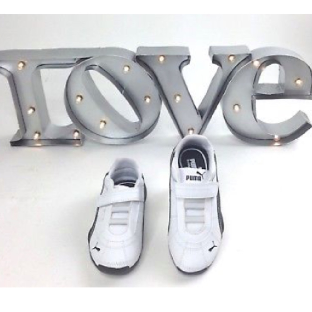 PUMA Boys Size 11.5  Velcro Sneakers B-347